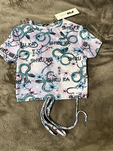 Qadın qısa top – “SHIRU KA” printli, bağlama detallı - Brend: FA lalafo.az -da Qadın qısa top – “SHIRU KA” printli, bağlama detallı - Brend: FA