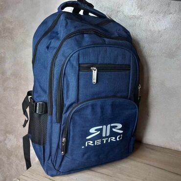 Torbe: Podeljeni unutrašnji deo + srednji i dva mala dela, skladište za piće — 19