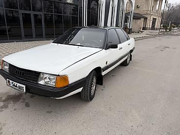 Audi: Audi 100: 1984 г., Механика, Седан — 4