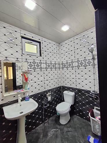 əmlak satışı saytları: 3 otaqlı geniş mənzil – müasir interyer - Geniş salon: künc divan — 5