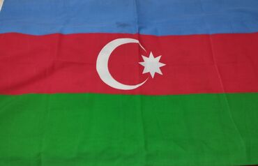 türkiyə bayrağı: Bayraq satilir. sacaqli olqn qalin materyaldi.
Ölculeri 140/1; 150/1