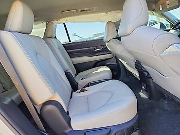 gra: Toyota Grand Highlander: 2024 г., 2.4 л, Автомат, Бензин — 8
