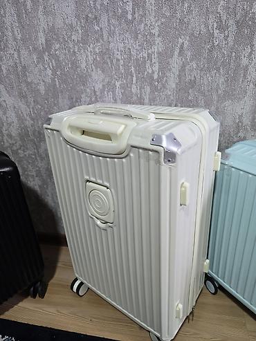 Чемоданы: Чемоданы новые, причина продажи поездку за границей! голубой ручной — 1