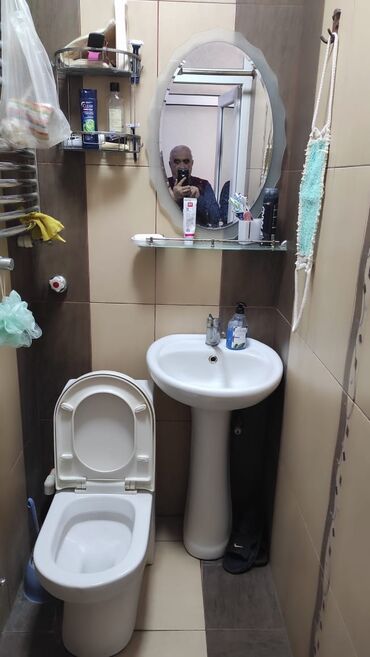 Uzunmüddətli kirayə mənzillər: Salam 7/24 zeng ve vassap aktivdi ev uzunmuddetii kiraye verilir — 29