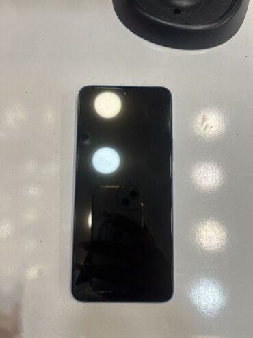 Su damcısı çentikli bu smartfon müasir dizayna malikdir. Geniş ekranı
