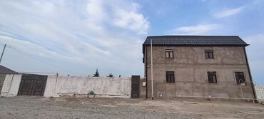 qobustan qesebesinde satilan evler: Qobustan qəs. 4 otaqlı, 109 kv. m, Orta təmir