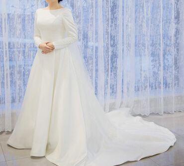 платье 48 размер: Свадебное платье
Размер S/M