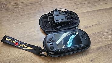 PSP (Sony PlayStation Portable): PSP Street satılır üzərində yaddaş kartı original adapter və çanta — 1