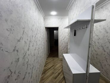 Uzunmüddətli kirayə mənzillər: Əhmədlidə Neapol dairəsində, Neapol şadlıq sarayının arxasında 9 — 12