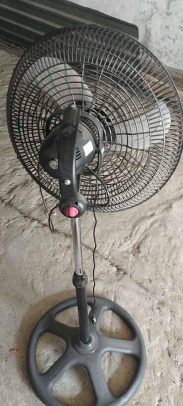 islenmis ventilator: Ventilyator İşlənmiş, Döşəməüstü, Pərli