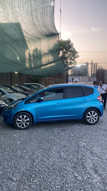 авто рассрочка бишкек отзывы: Honda Fit: 2009 г., 1.3 л, Вариатор, Бензин
