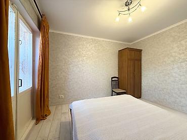 офис склад: Сдается 2-х к.кв в селе Булан- Соготту, напротив Авроры. Вход в — 3