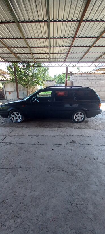 машина хундай: Volkswagen Passat: 1993 г., 1.8 л, Механика, Бензин, Универсал