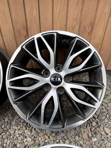 Диски: Литые Диски R 17 Kia, Комплект, отверстий - 5, Б/у — 4