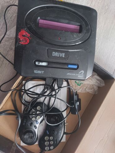 работа музыка: Игровая приставка 16-bit (совместимая с Mega Drive 2) + комплект
