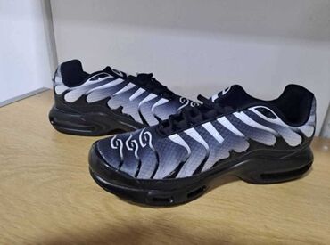 ds2 patike cena: Trainers, size - 43