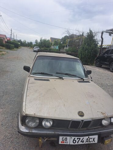 срочно в связи с переездом: BMW : 2.5 л, Механика, Бензин, Седан