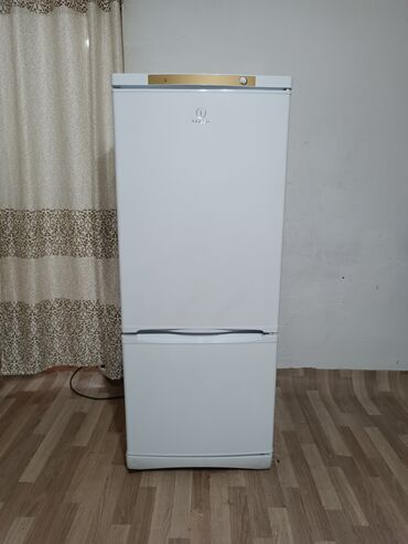 витринные холодильники бу ош: Холодильник Indesit, Б/у, Двухкамерный, De frost (капельный)