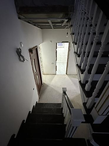 Продажа коттеджей и домов: Ак-Ордо 3 конушунан 2 кабаттуу үй сатылат ички ремонту толук бүтө — 8