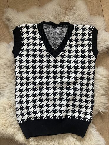 košulja i džemper: Odmah dostupni! Univerzalna velicina 2.500 dinara 🫶 #fashion