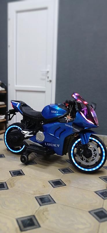 sarafan don: Uşaq elektrik motosikleti – idman üslublu, mavi rəng - Realistik — 2