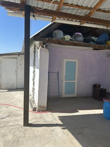 дома в районе рабочего городка: 25 м², 2 комнаты at lalafo.kg дома в районе рабочего городка: 25 м², 2 комнаты