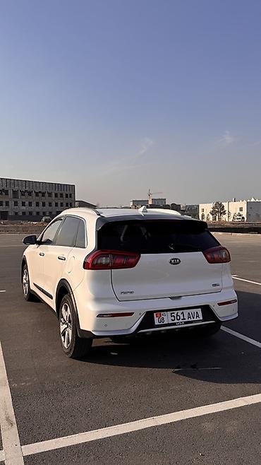 Kia: Kia Niro: 2017 г., 1.6 л, Гибрид, Кроссовер — 3