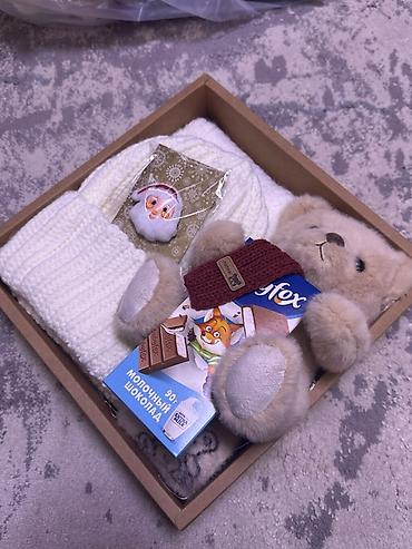 коробка для нового года: Подарочный набор с огоньками в коробке Состав: - Мягкая игрушка — 6