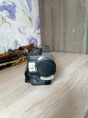 sony linza: Sony Handycam video Hi8 kamkorder - Model: Sony Handycam video Hi8 — 2