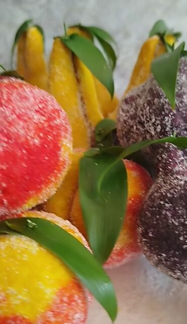 Un: Milli şirniyyatlar – əl işləri - Şəkərbura: Xəmir üzərində incə — 18