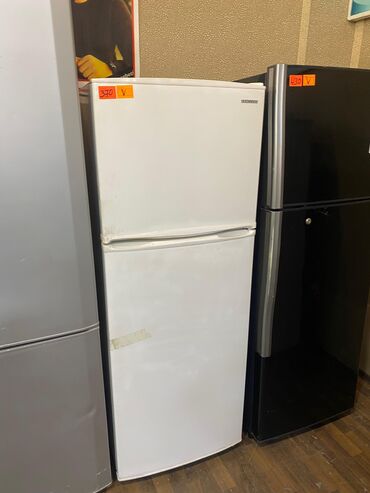 Separatorlar: 2 qapılı Toshiba Soyuducu Satılır, rəng - Ağ