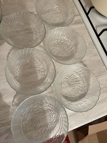 Наборы посуды: Набор посуды для чаепития и десертов б/у Состав: - 5 белые — 6