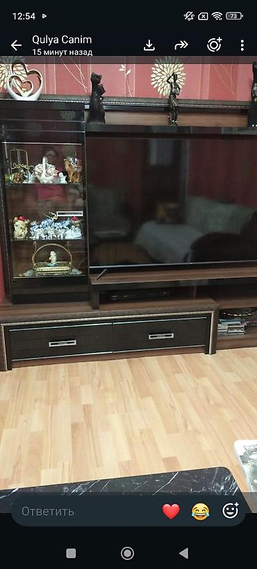 TV stendi və vitrinli dəst - Material: laminat/LDSP ağac teksturalı