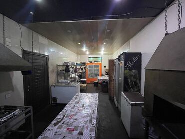 Restoran, kafelər: Obyekt 2mertebeden ibaretdir. 1ci mertebe restoran,pub ve 2kabinet — 9