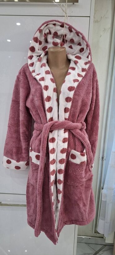Bademantili: Veličine S m l xl 2xl
 2900 dinara — 4