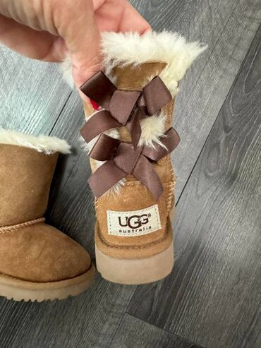 safran obuca cizme: Ugg boots, UGG