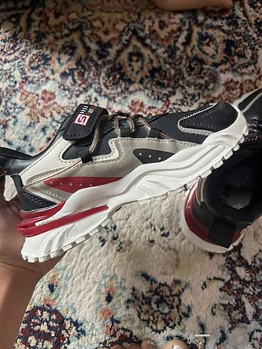 кеды reebok: Детские кроссовки размер 31. - Цвет: черный с серыми и красными — 2
