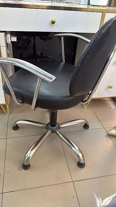 Salon, tibbi mebel: İşlənmiş — 1