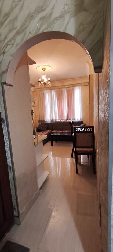 Uzunmüddətli kirayə mənzillər: XİRDALAN QƏNCLƏR SƏHƏRCİYİ. Riyat TİCERET mərkəziyle üzbəüz. 11 — 1