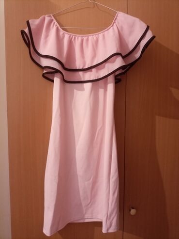 pink haljinica broj: Haljinica S/M Bebi roze sa karnerima preko grudi. Uz telo, tegljiva