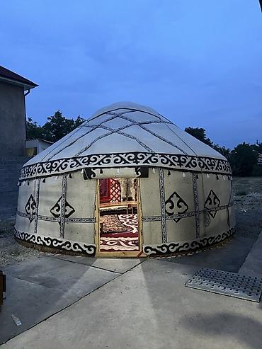 Традиционная кочевая юрта с полным комплектом внутреннего убранства at lalafo.kg Традиционная кочевая юрта с полным комплектом внутреннего убранства