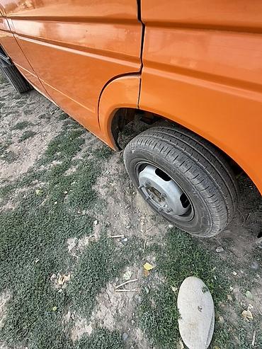 спринтер мотор: Mercedes-Benz Sprinter грузовой бортовой, оранжевый. Состояние — 5