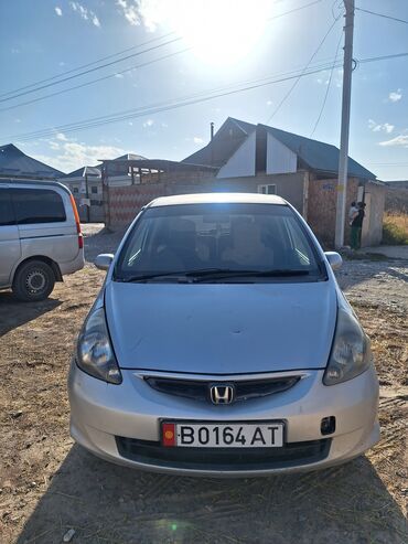 машина алып беребиз: Honda Fit: 2002 г., 1.3 л, Вариатор, Бензин, Хэтчбэк