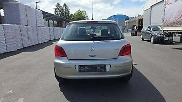 smart multimedija: PEUGEOT 307 - KOMPLETAN AUTO U DELOVIMA | Originalni polovni delovi — 4