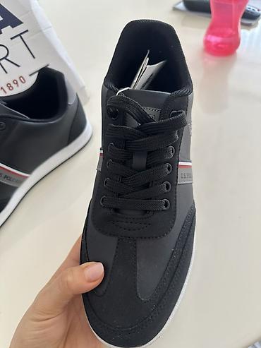 saat remen: U.S. Polo Assn. (USPA) kişi idman ayaqqabısı.43 razmer.yenidir — 2