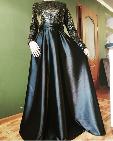 хиджаб женский: Продаю платье нарядное новое 1500