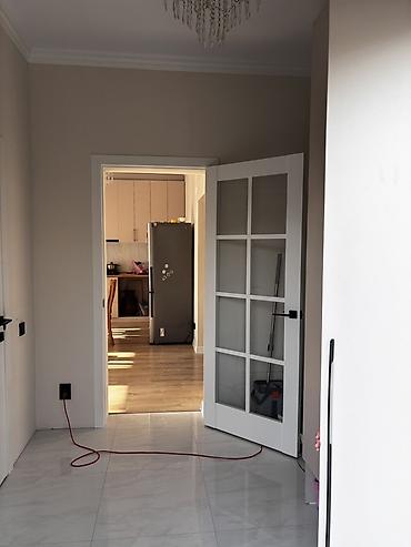 Продажа коттеджей и домов: Двухэтажный современный дом с террасой и огороженной территорией — 3