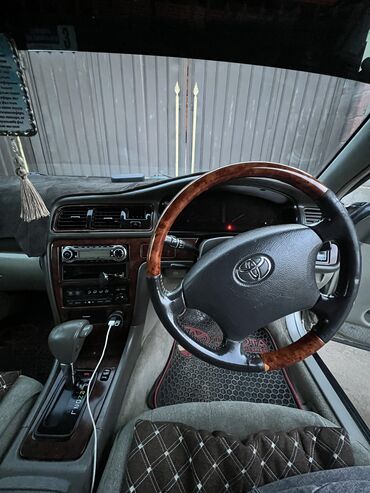 Toyota: Toyota Mark II: 2000 г., 2 л, Автомат, Бензин, Седан — 10