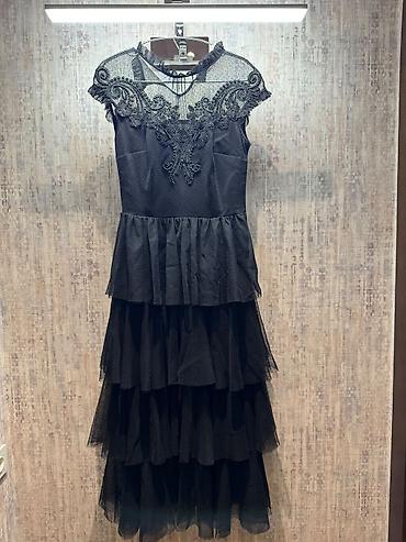 Xs-S ölçü.Qara zərif geyim – qat-qat tül ətəkli - Rəng: Qara - Model