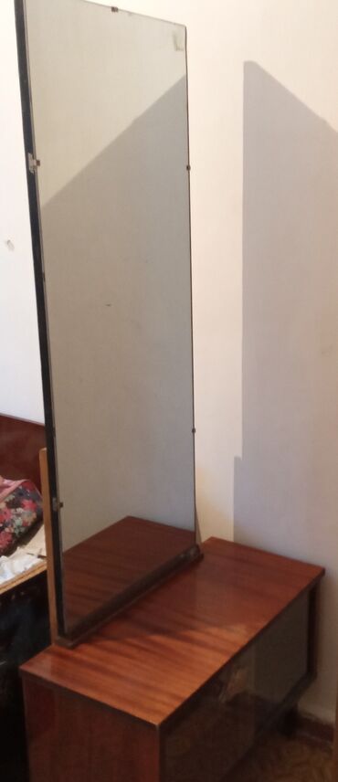 Трюмо б/у - зеркало высота 123 см× ширина 45 см, тумба под зеркалом